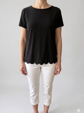 Anne Klein Classic Black Scallop Hem Short Sleeve Top xs-sm Quiet luxury